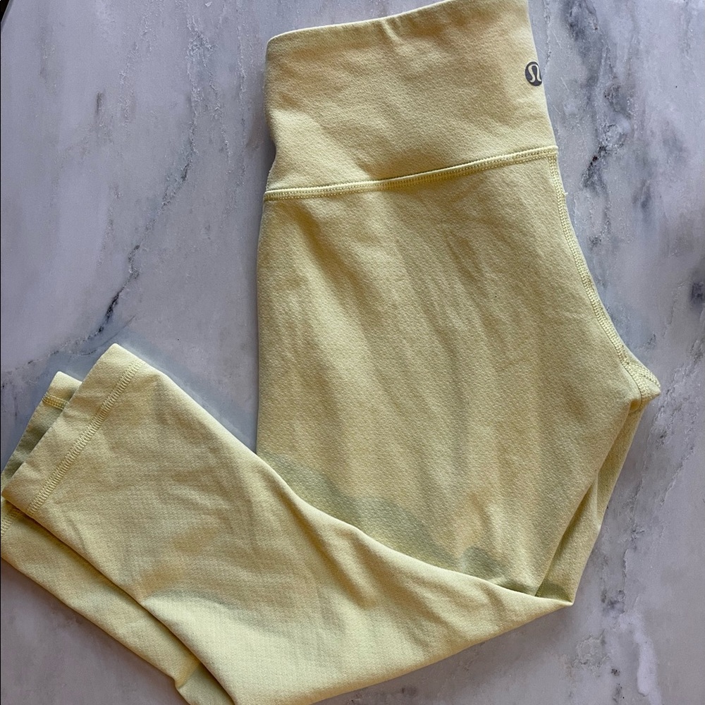 Lululemon Wunder Under Mid Rise Crop in Pale Yellow